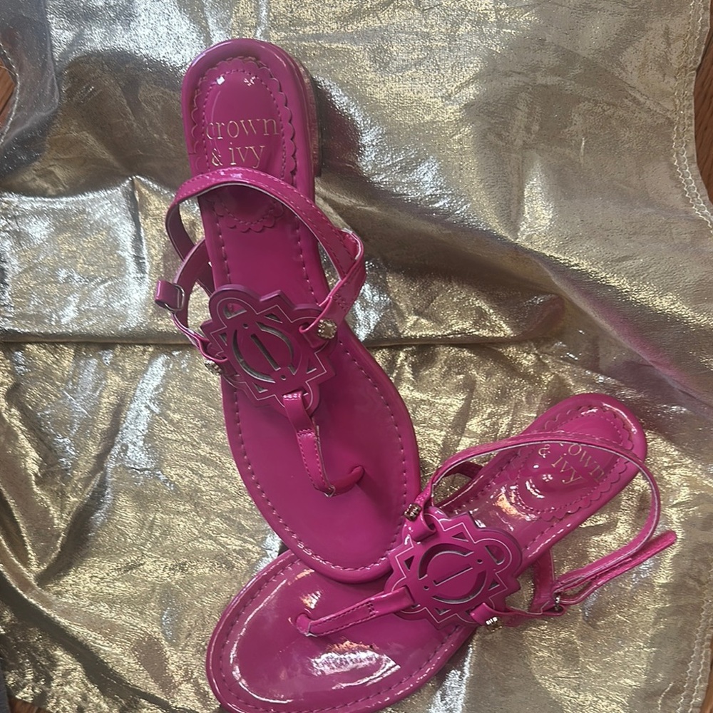 Crown & Ivy Pink Sandals with Glossy Finish Big Kids size 4 - Picture 1 of 9
